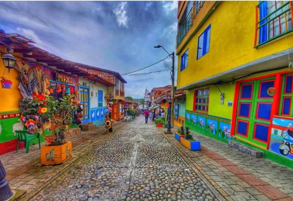 Apto nuevo, Guatape (2 pisos)