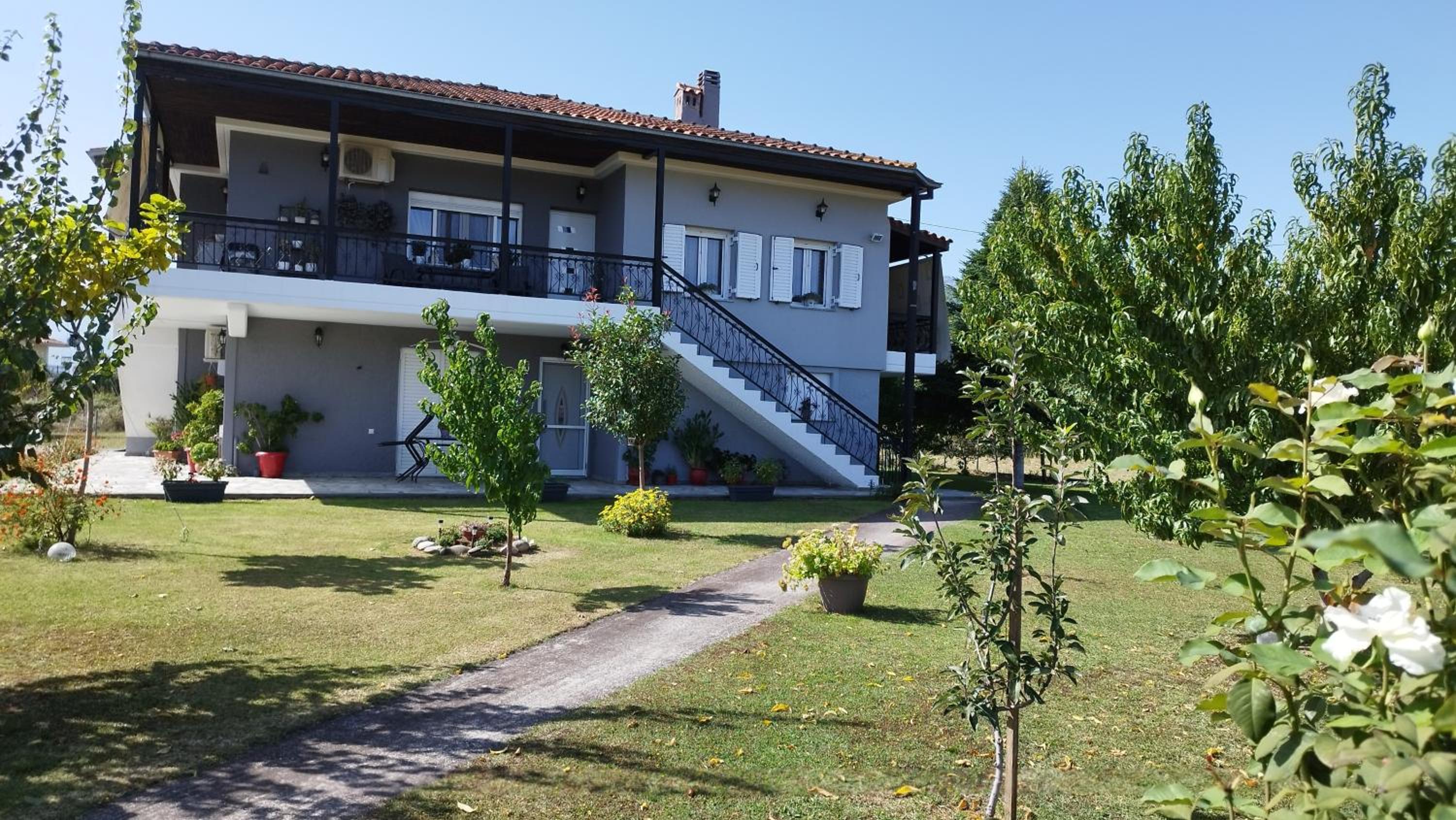 Meteora countryside villa view 4