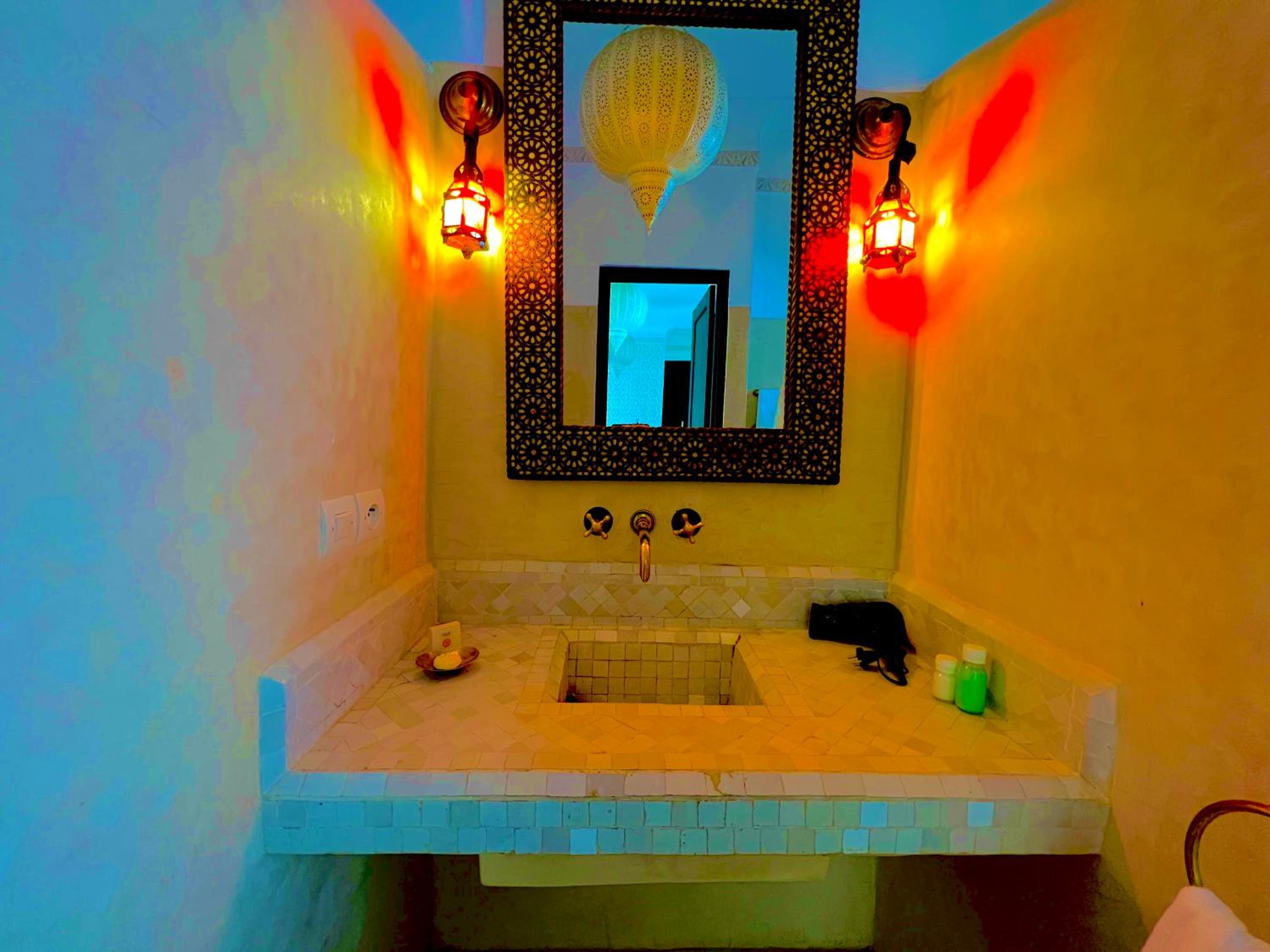 Riad New Moon