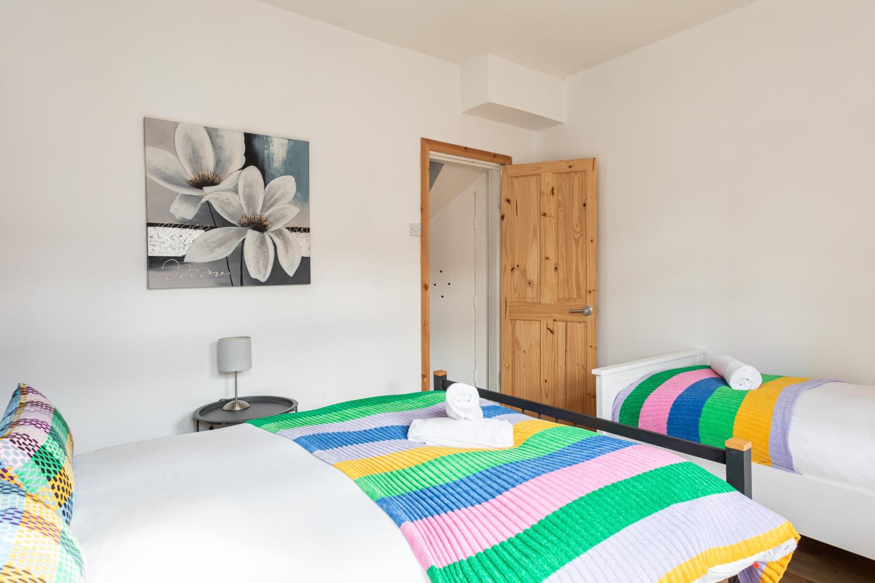 Belfast City - 3 Bedroom Cosy Home - Walking Distance to City view 3