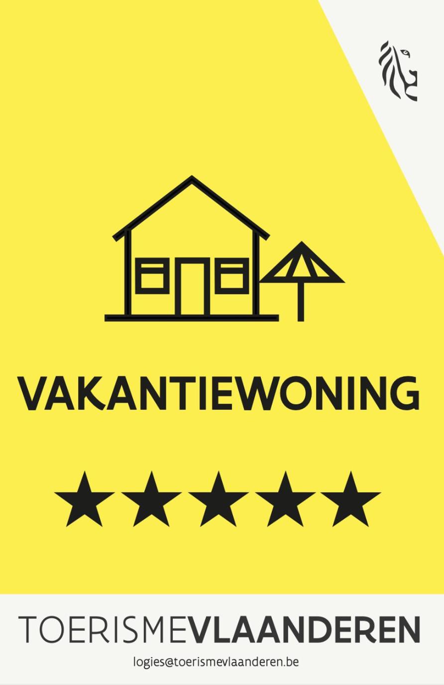 Familievilla bij strand met privé tuin & parking