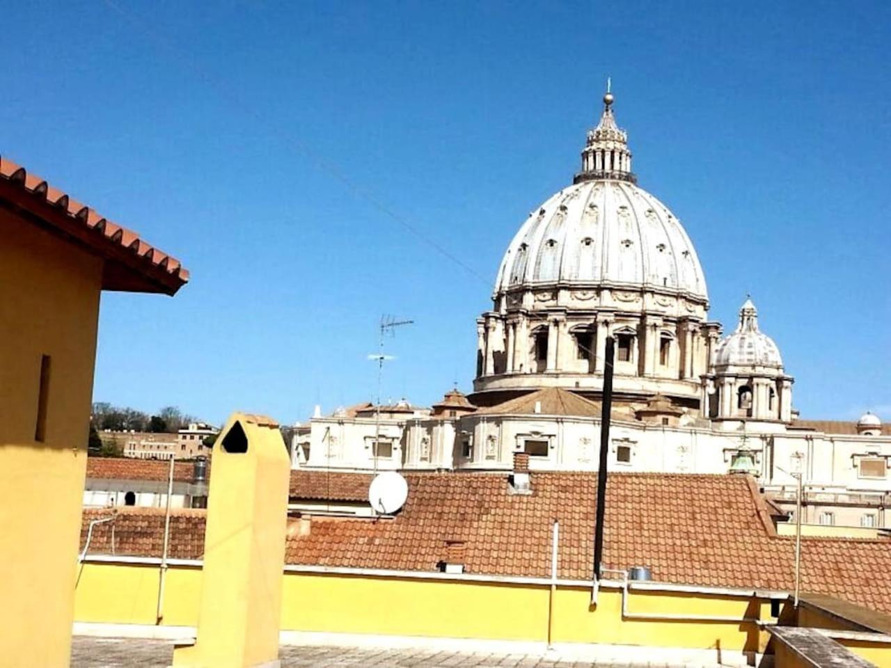 PRISCILLA SUITE & PARKING AT ST PETER BASILICA +FREE CALLS TO USA, CANADA, CHINA