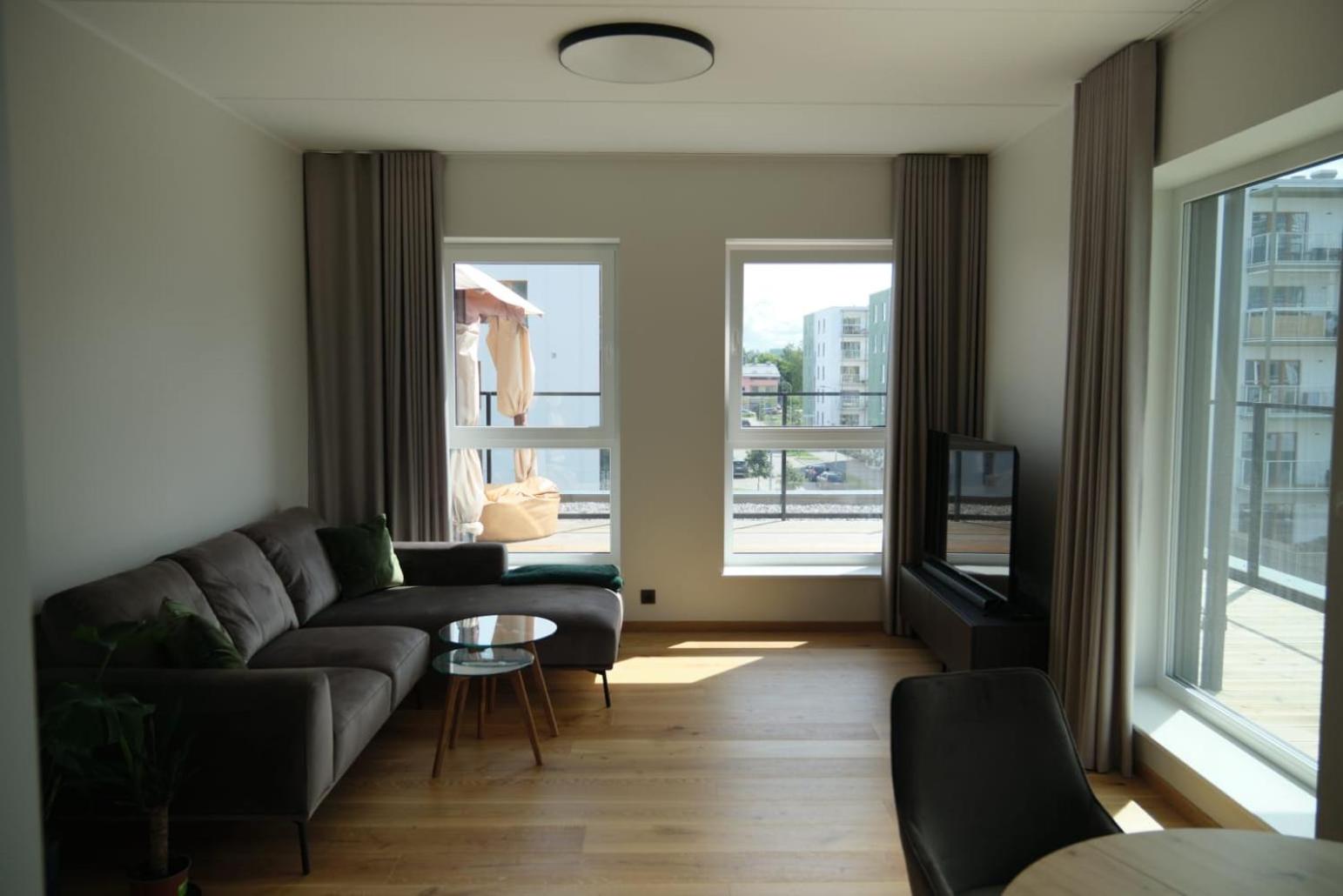 Bright & Cozy Apartment, Terrace, Free Parking