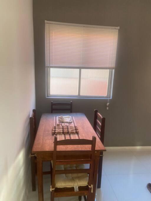 Apartamento mobiliado em Maricá próximo ao centro