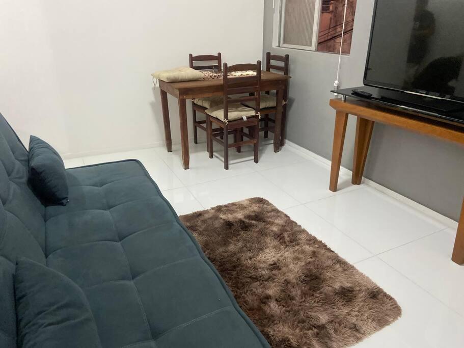 Apartamento mobiliado em Maricá próximo ao centro