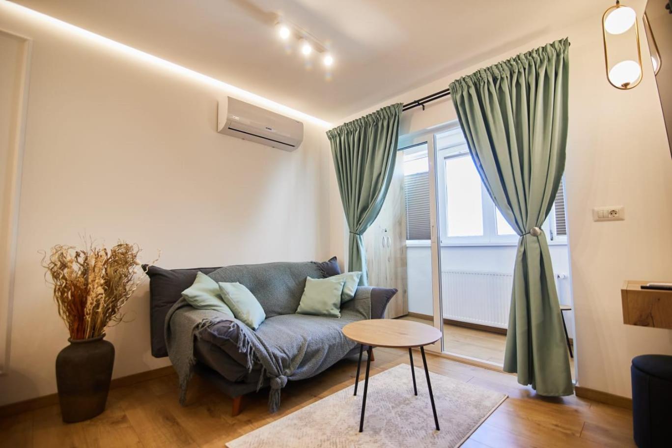 ChECk apartment