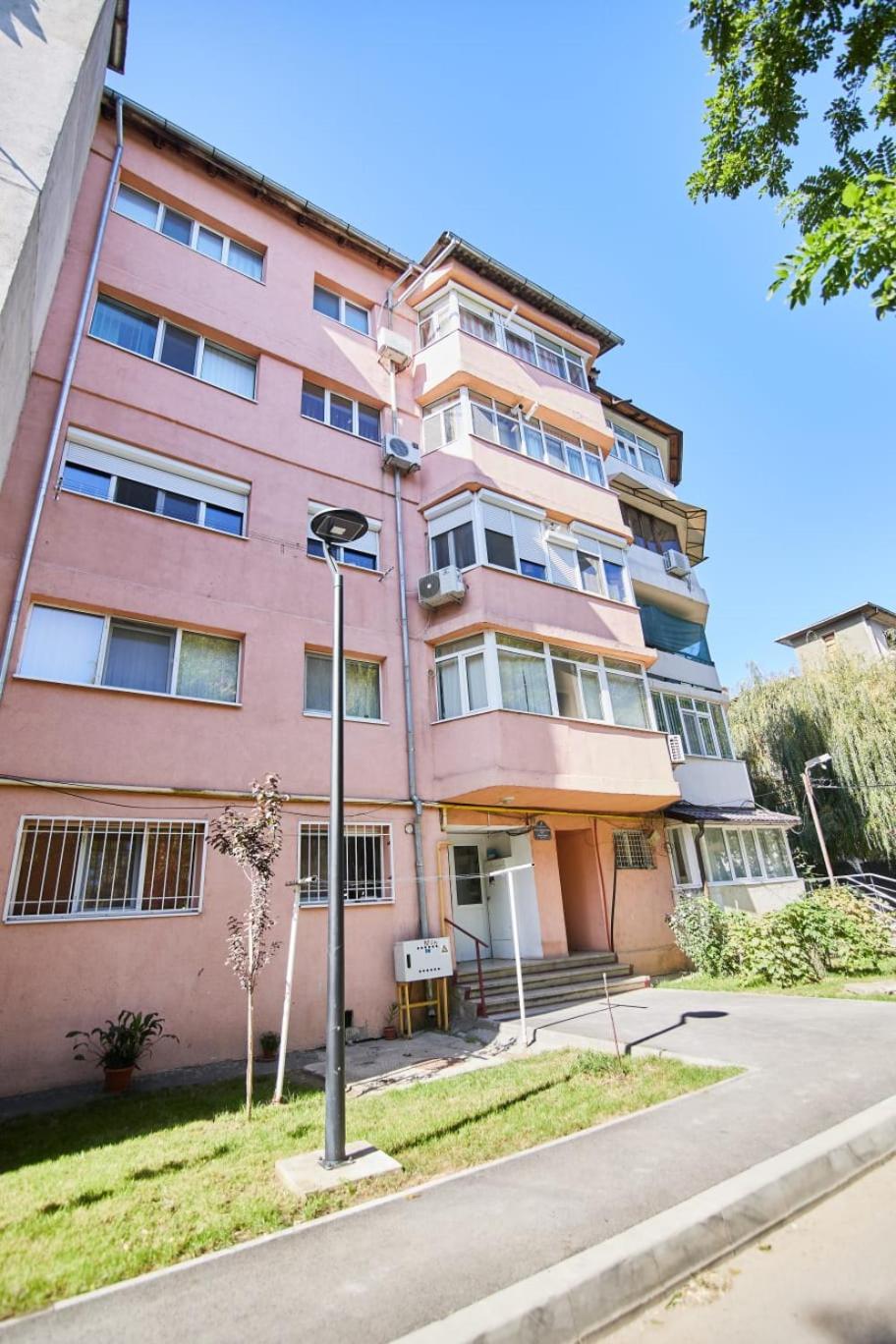 ChECk apartment