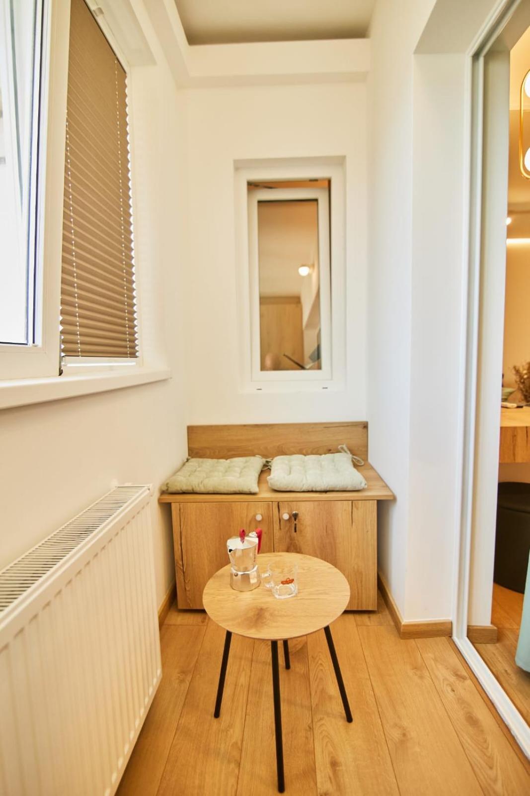 ChECk apartment