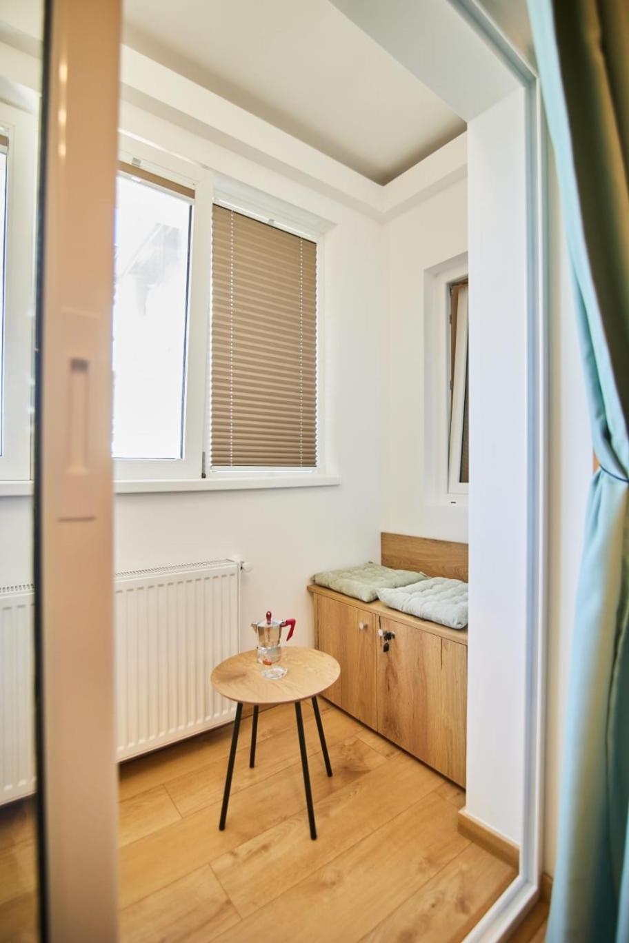 ChECk apartment