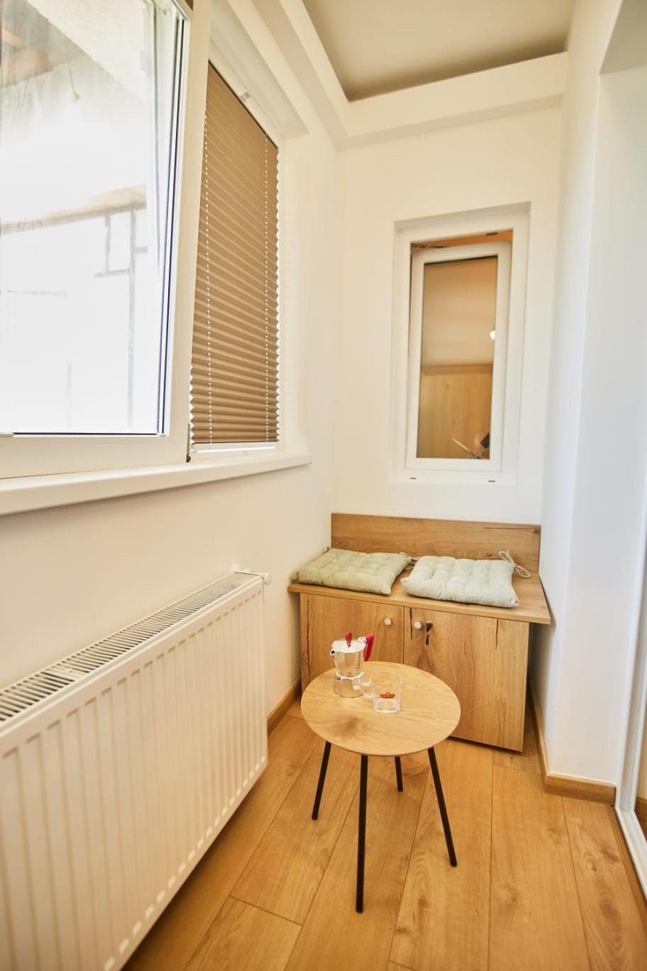 ChECk apartment