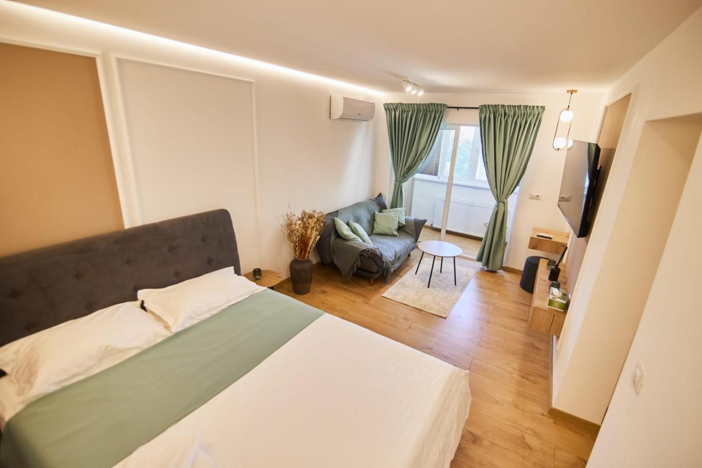 ChECk apartment