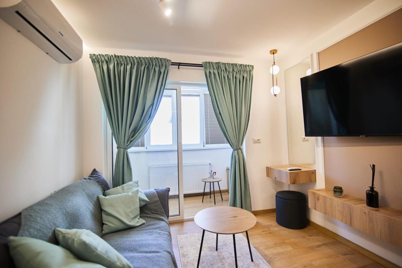 ChECk apartment