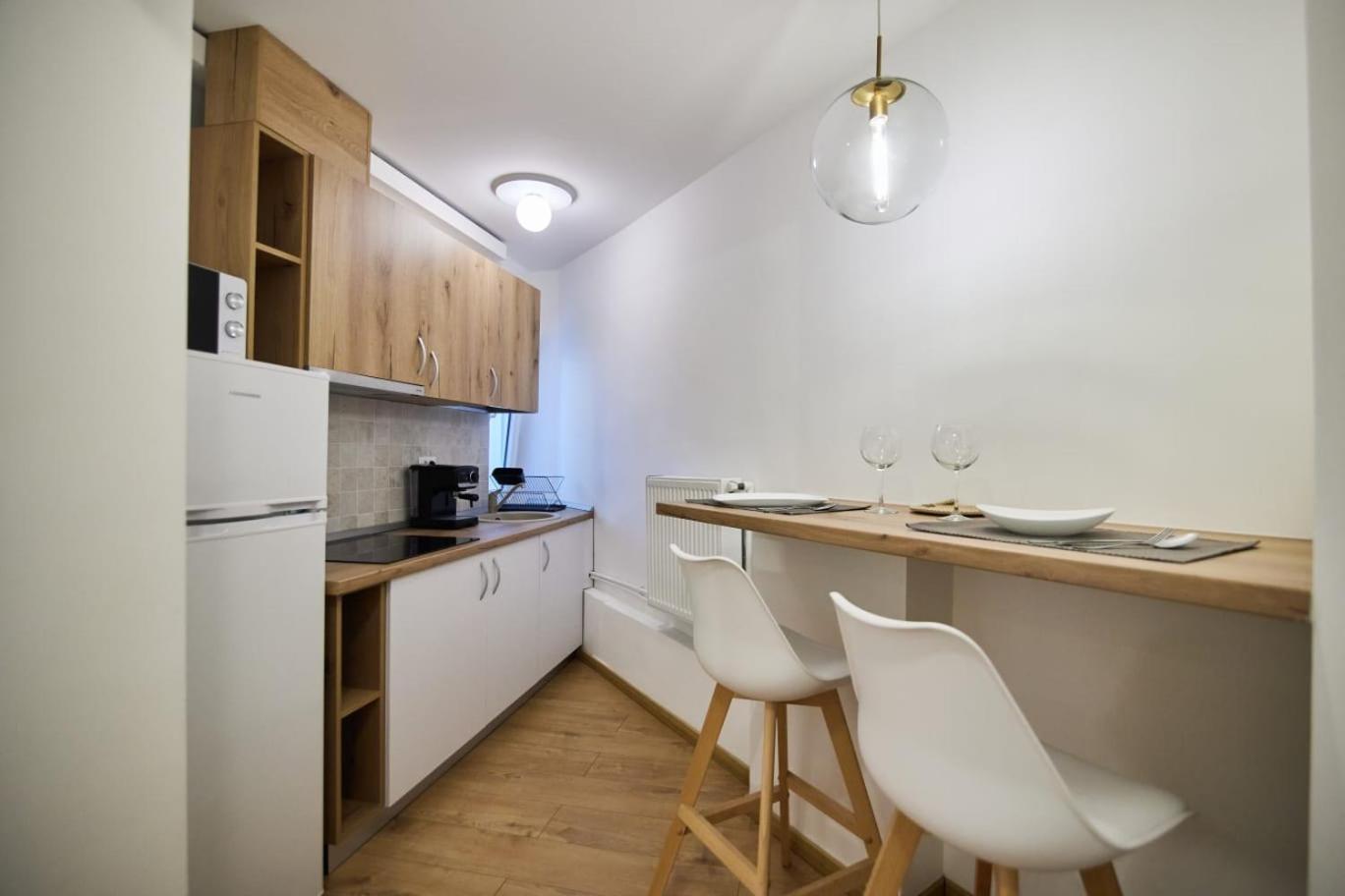 ChECk apartment