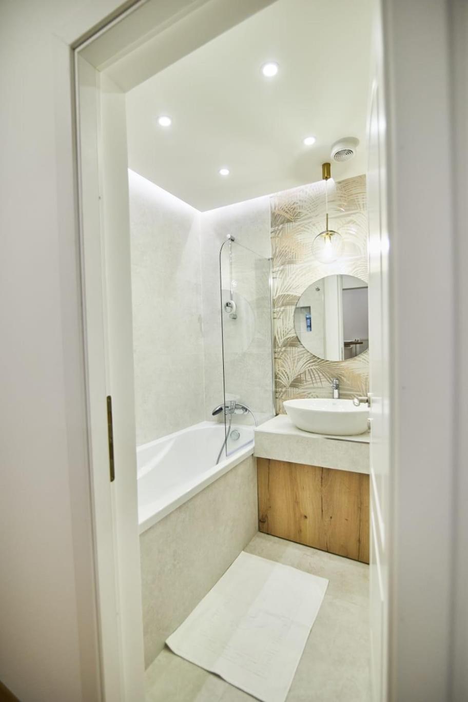 ChECk apartment