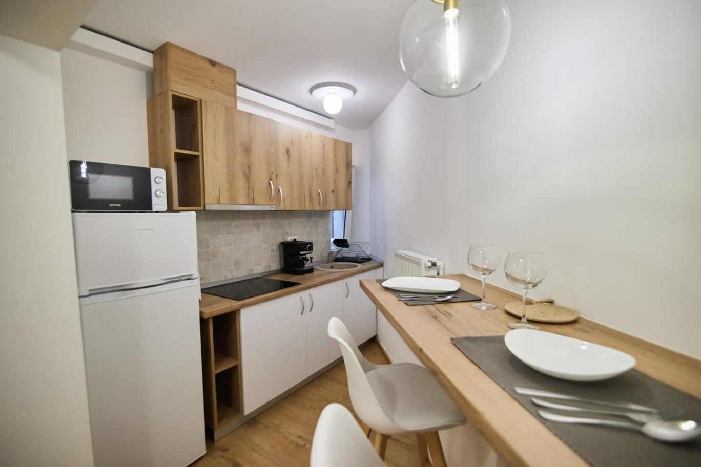 ChECk apartment