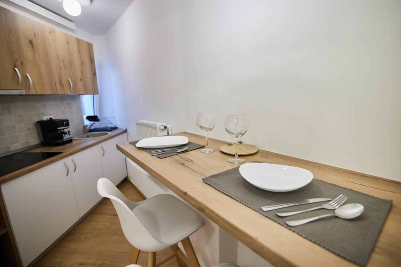ChECk apartment