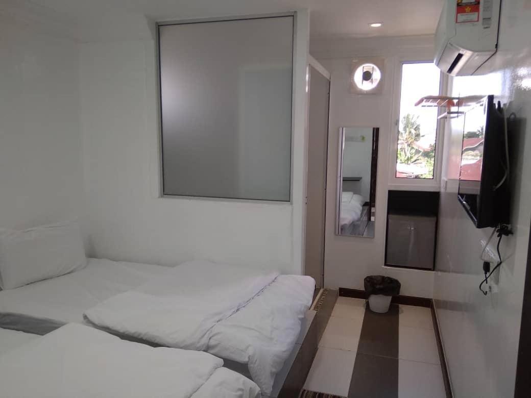 Bonsai Homestay Kluang - B17 photo 7