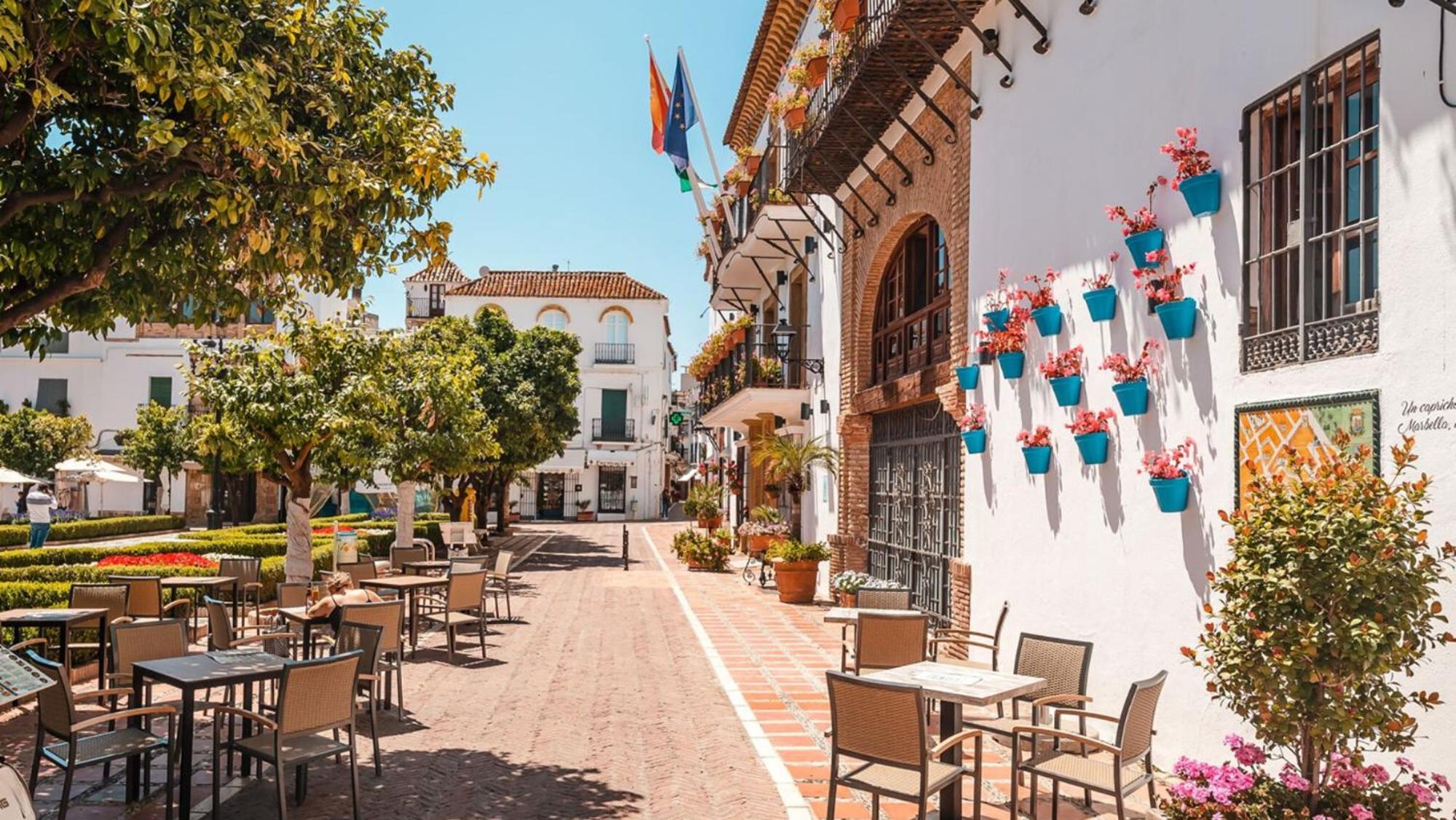 Apartamento en Marbella Guadalmina primera linea de campo de golf Los Cartujanos