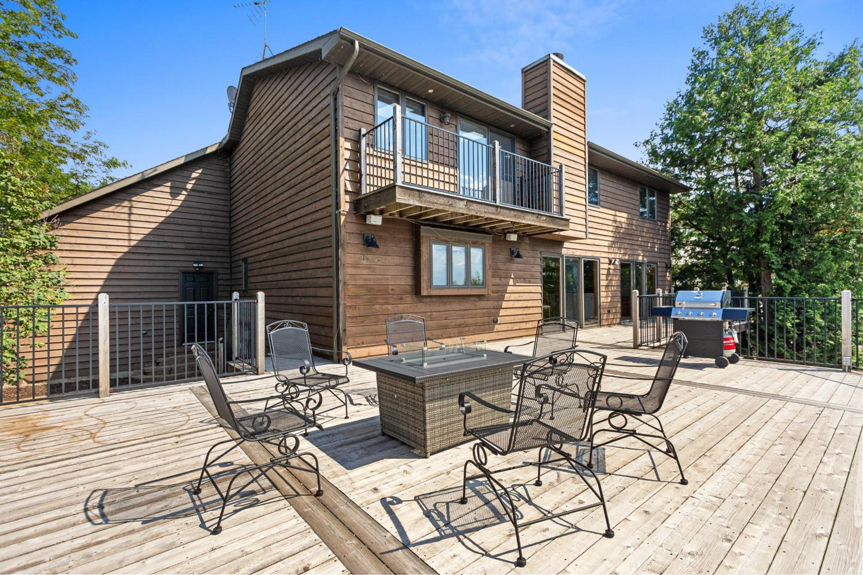 Panoramic Bay Views Spacious with Expansive Deck view 4