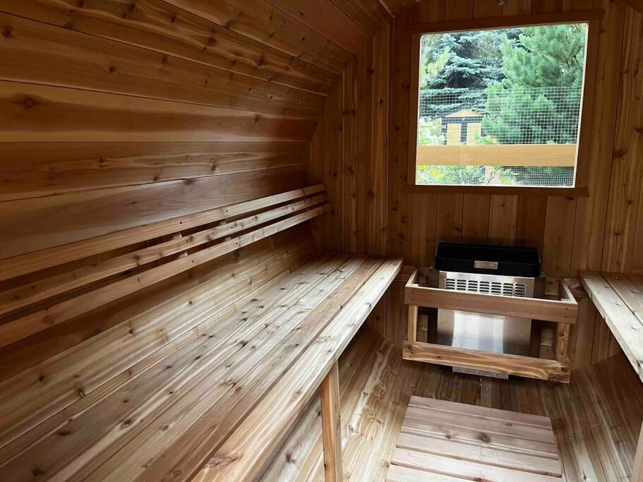Pine Cone Cabin by StayIn
