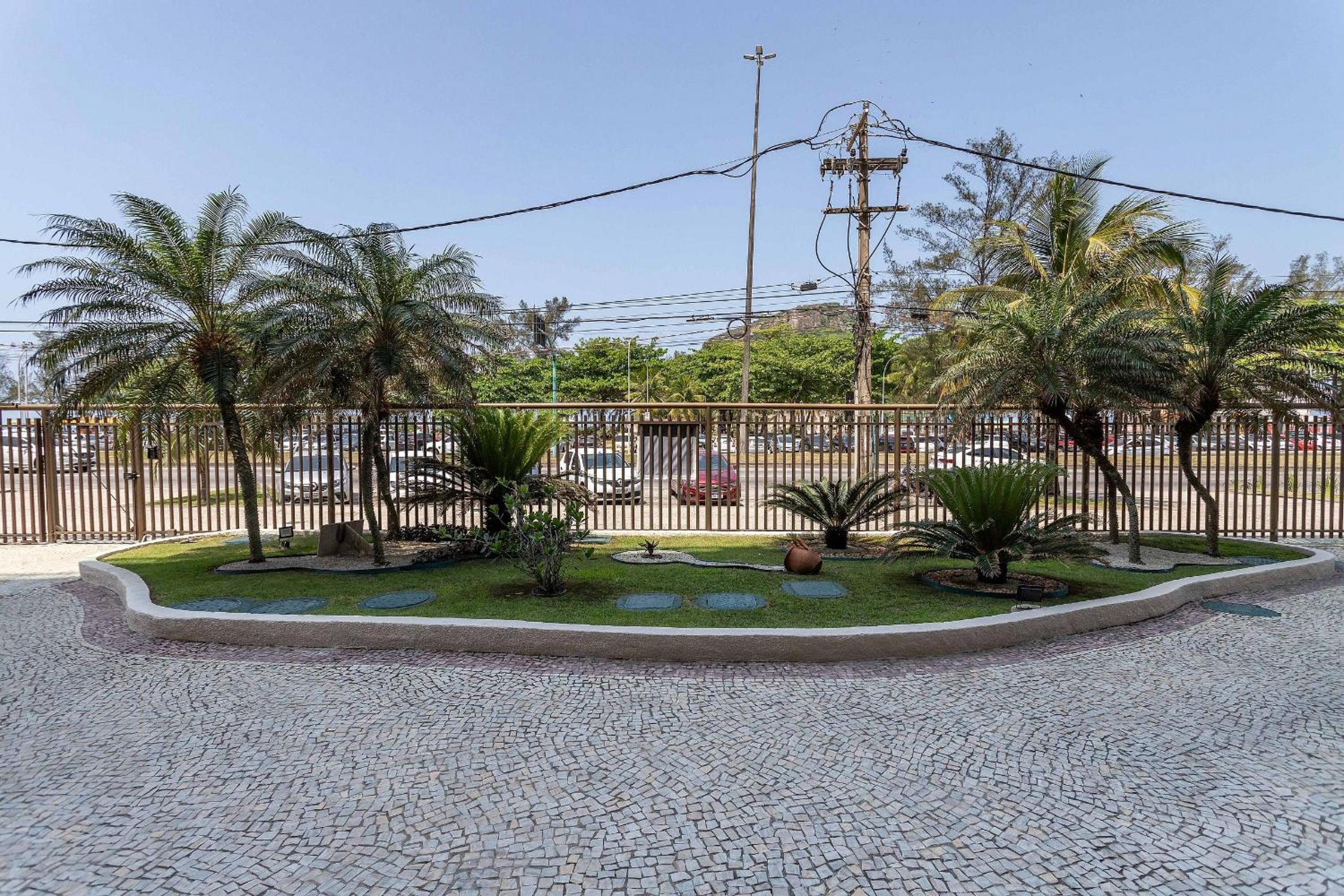 2 SUÍTES Vista MAR Praia do Recreio e Pedra do Pontal - Condomínio com Estacionamento e Portaria 24h - Cozinha Completa, Wi-Fi e Ar Condicionado