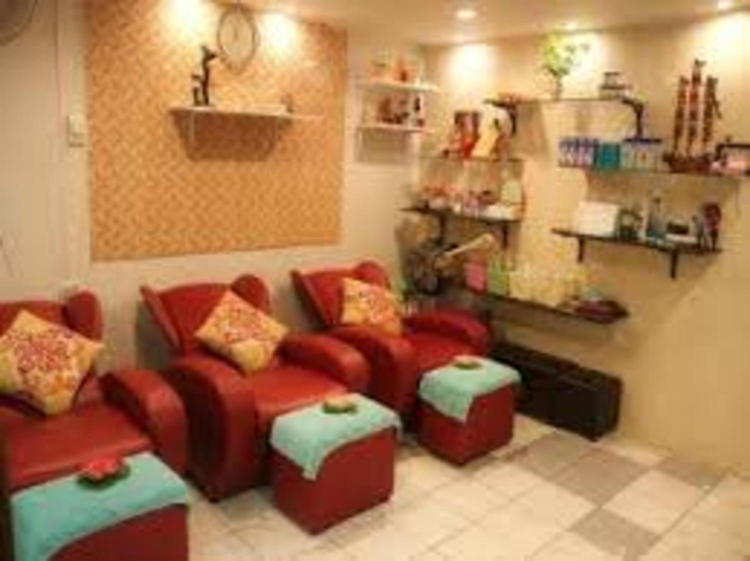 Affordable Serviced Apartments in Nana Omni Tower - Prime Sukhumvit location