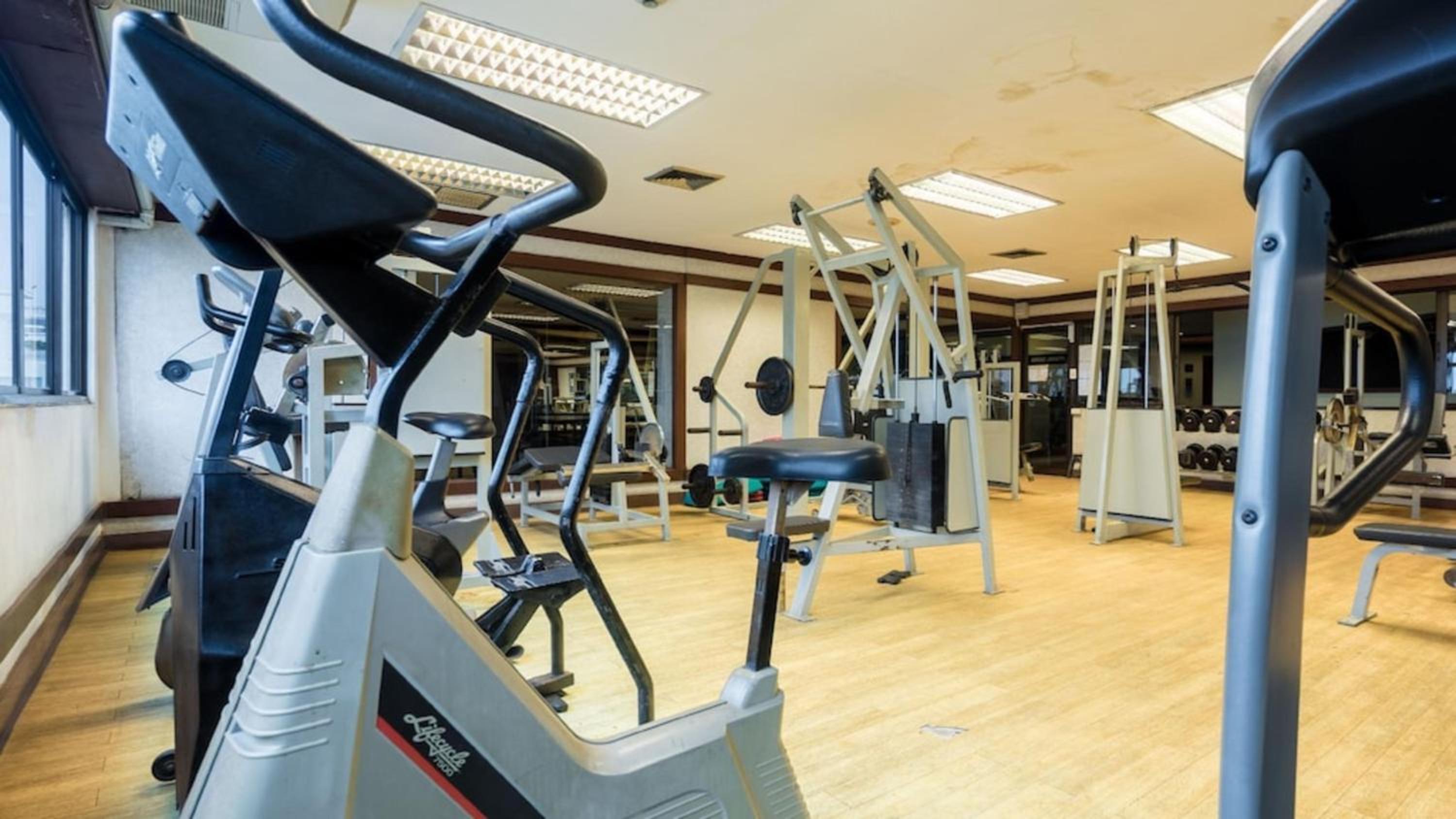 Affordable Serviced Apartments in Nana Omni Tower - Prime Sukhumvit location