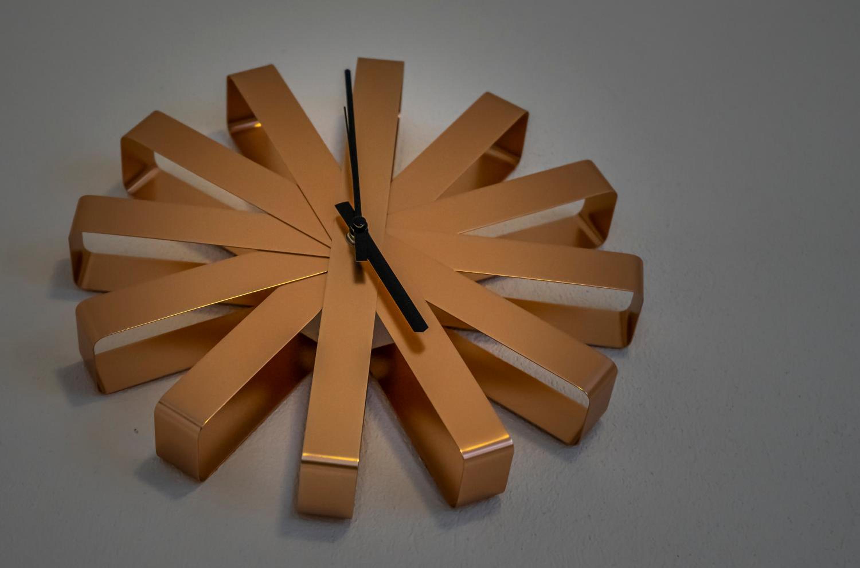 Like a Feather by AtelierFOR en Bratislava
