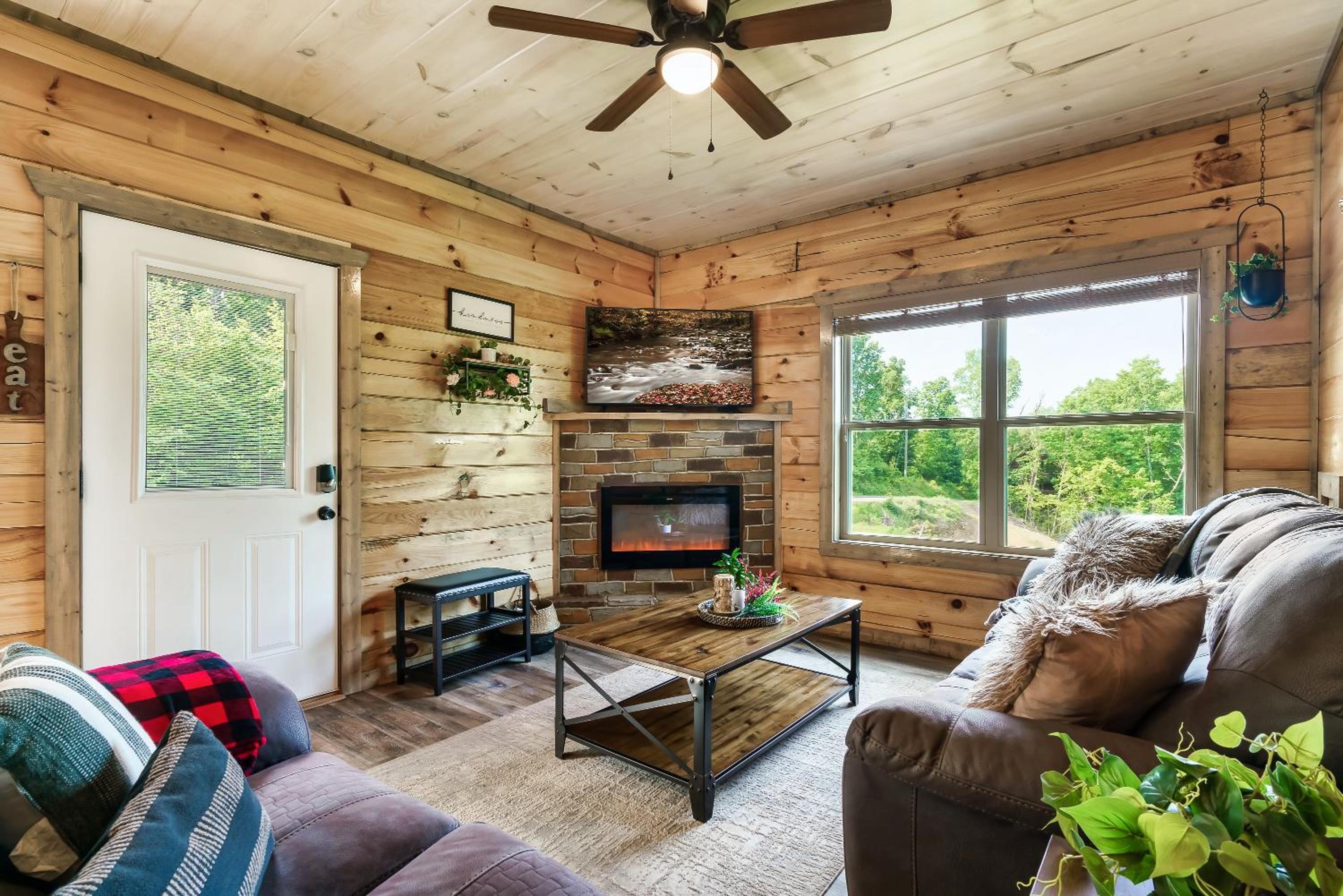 Summer Special, Indoor Pool, Pet Stays Free,Movie, HotTub view 5