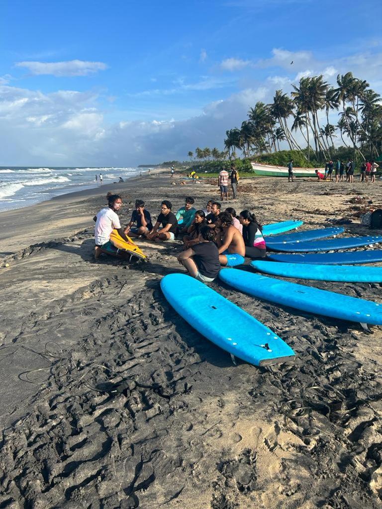 Pupa Homestay &Surf school