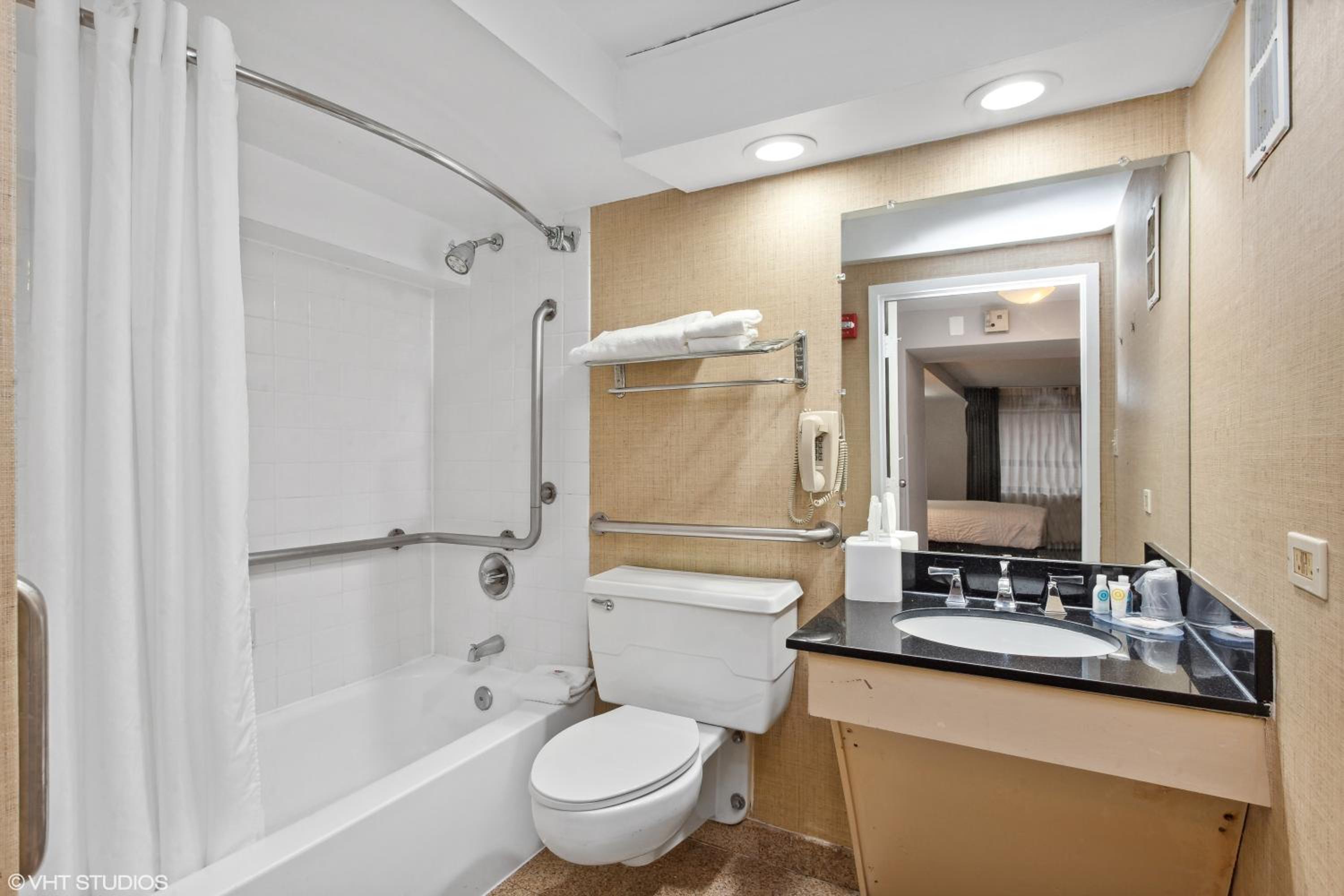 Comfort Inn Suites Baltimore Inner Harbor - Property Image 30