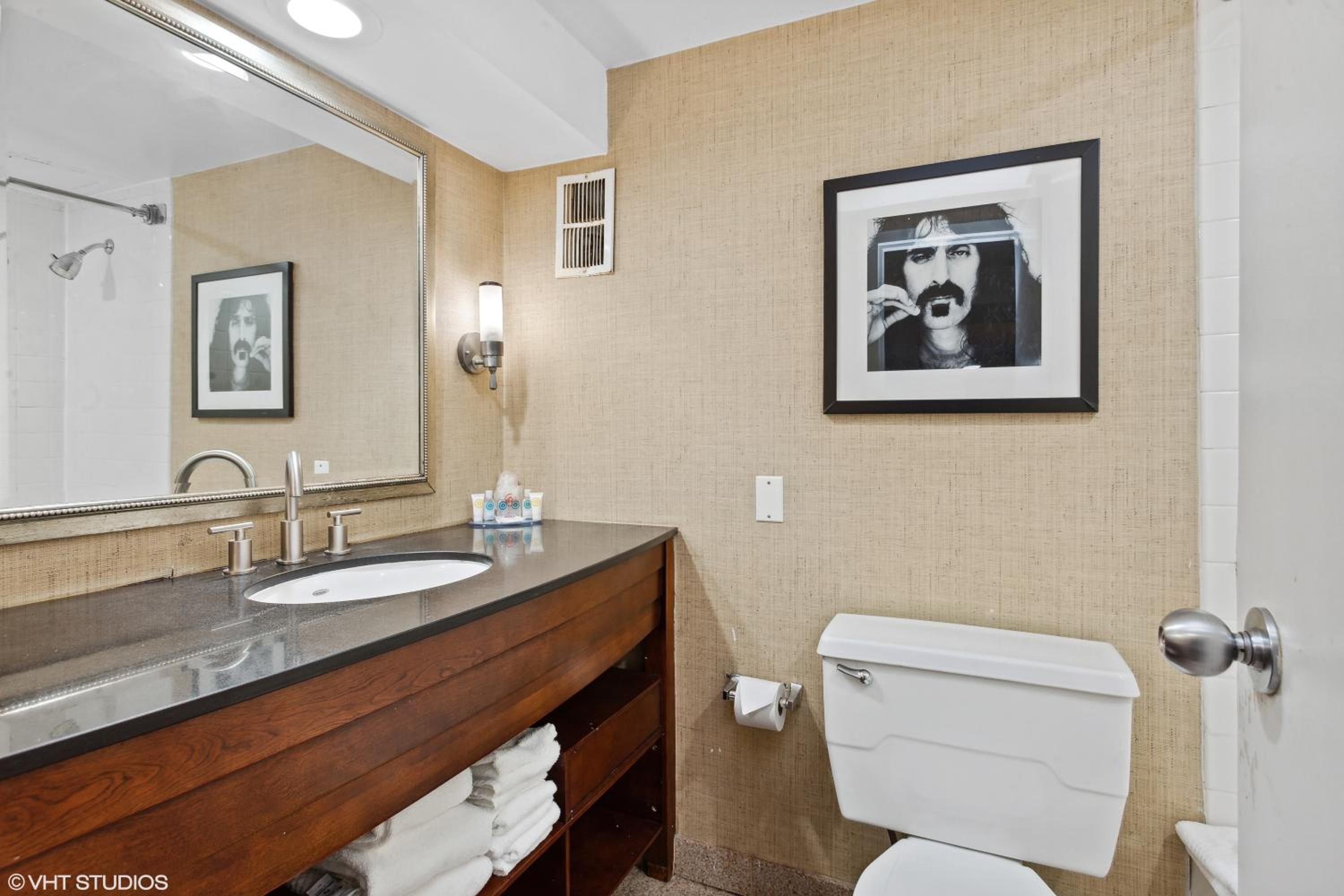 Comfort Inn Suites Baltimore Inner Harbor - Property Image 28