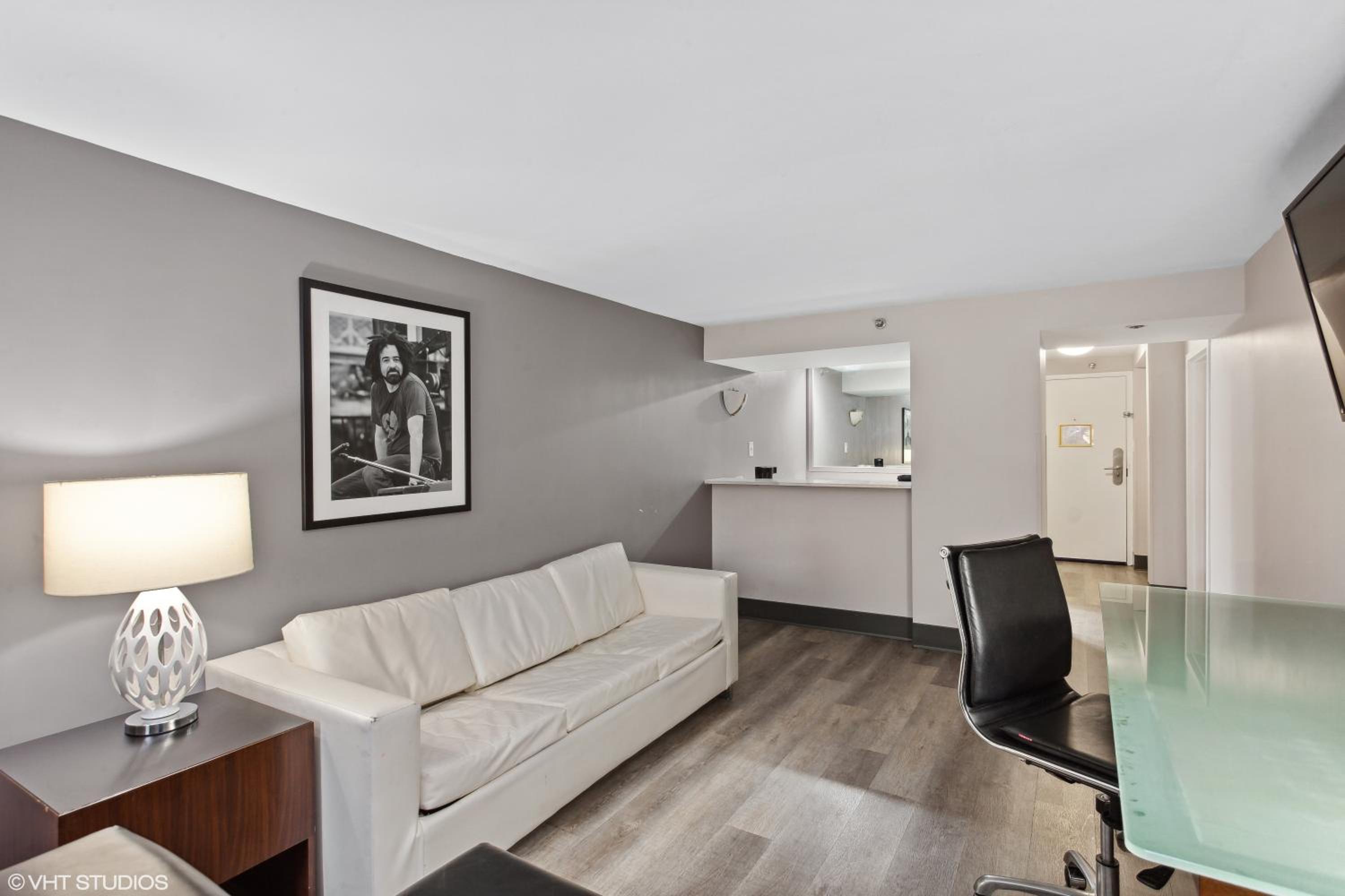 Comfort Inn Suites Baltimore Inner Harbor - Property Image 41