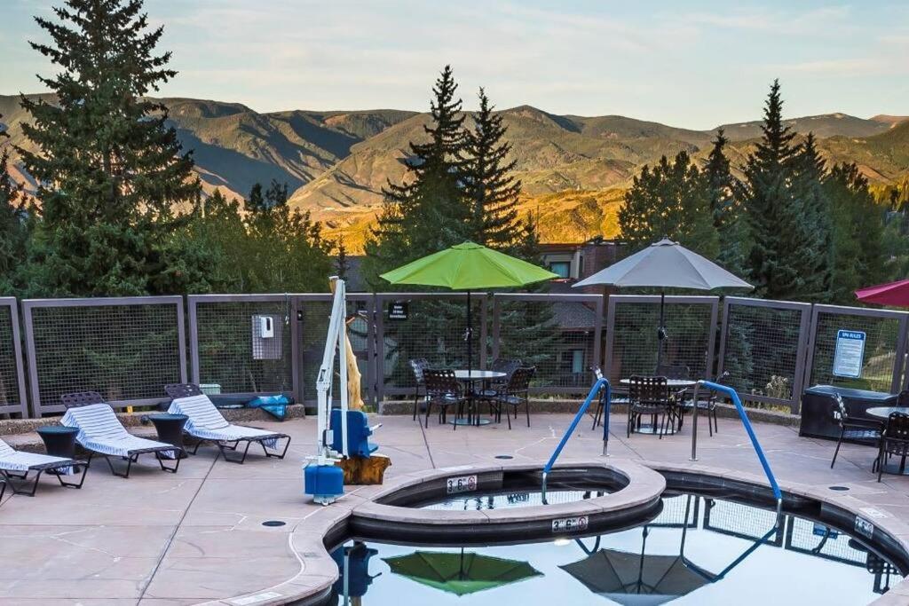 Timberline Condominiums Studio Loft Standard Unit 303 view 4
