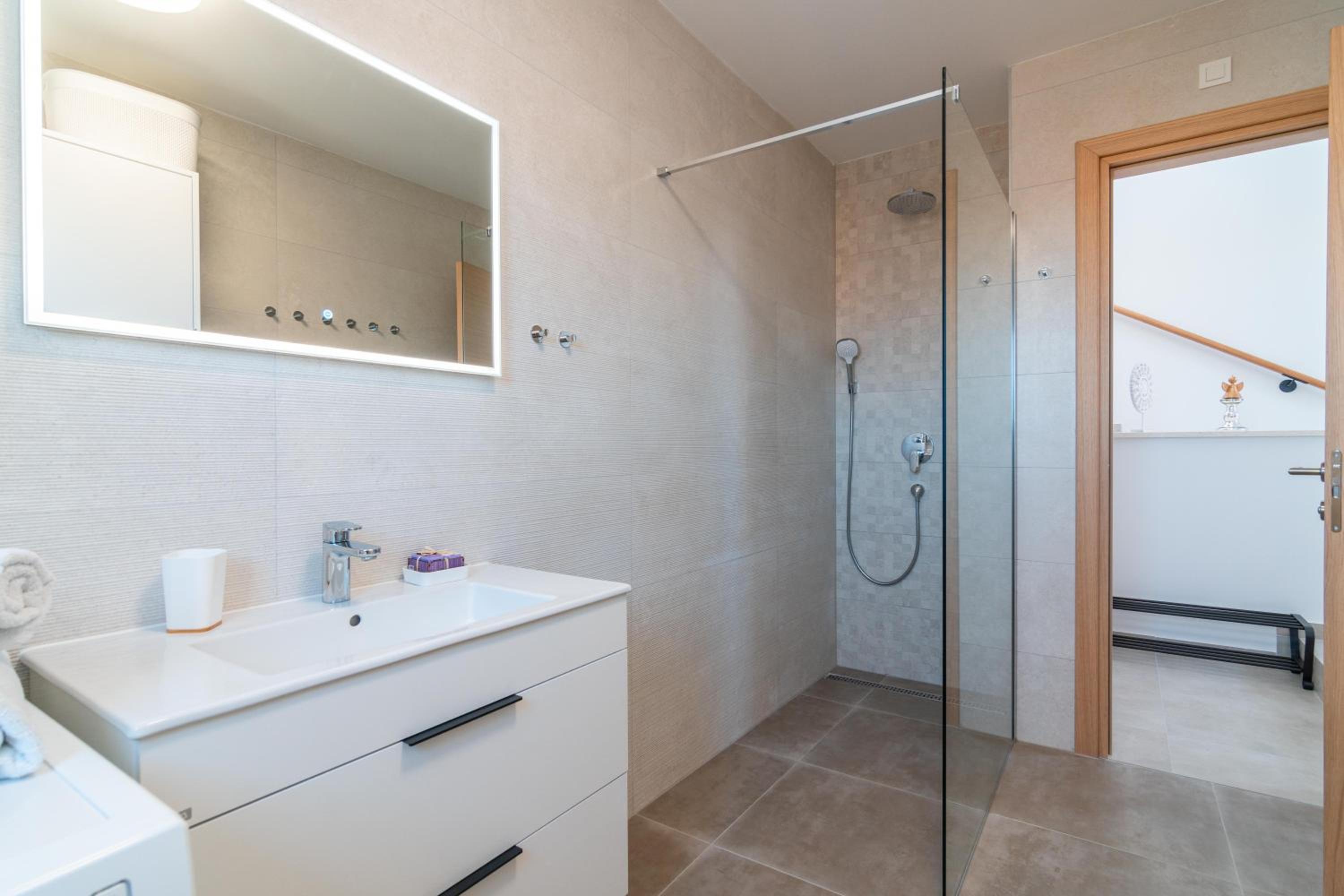 Luxury Mandre