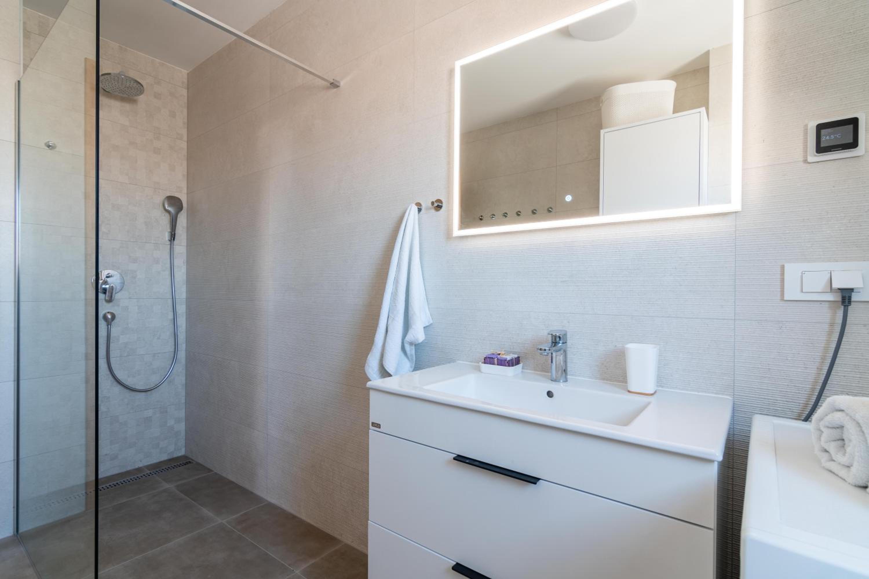 Luxury Mandre