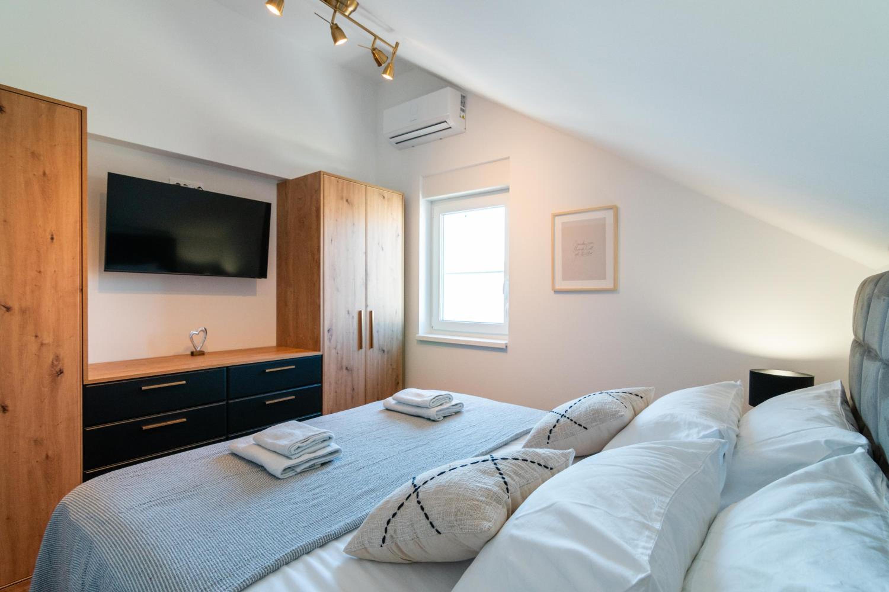 Luxury Mandre