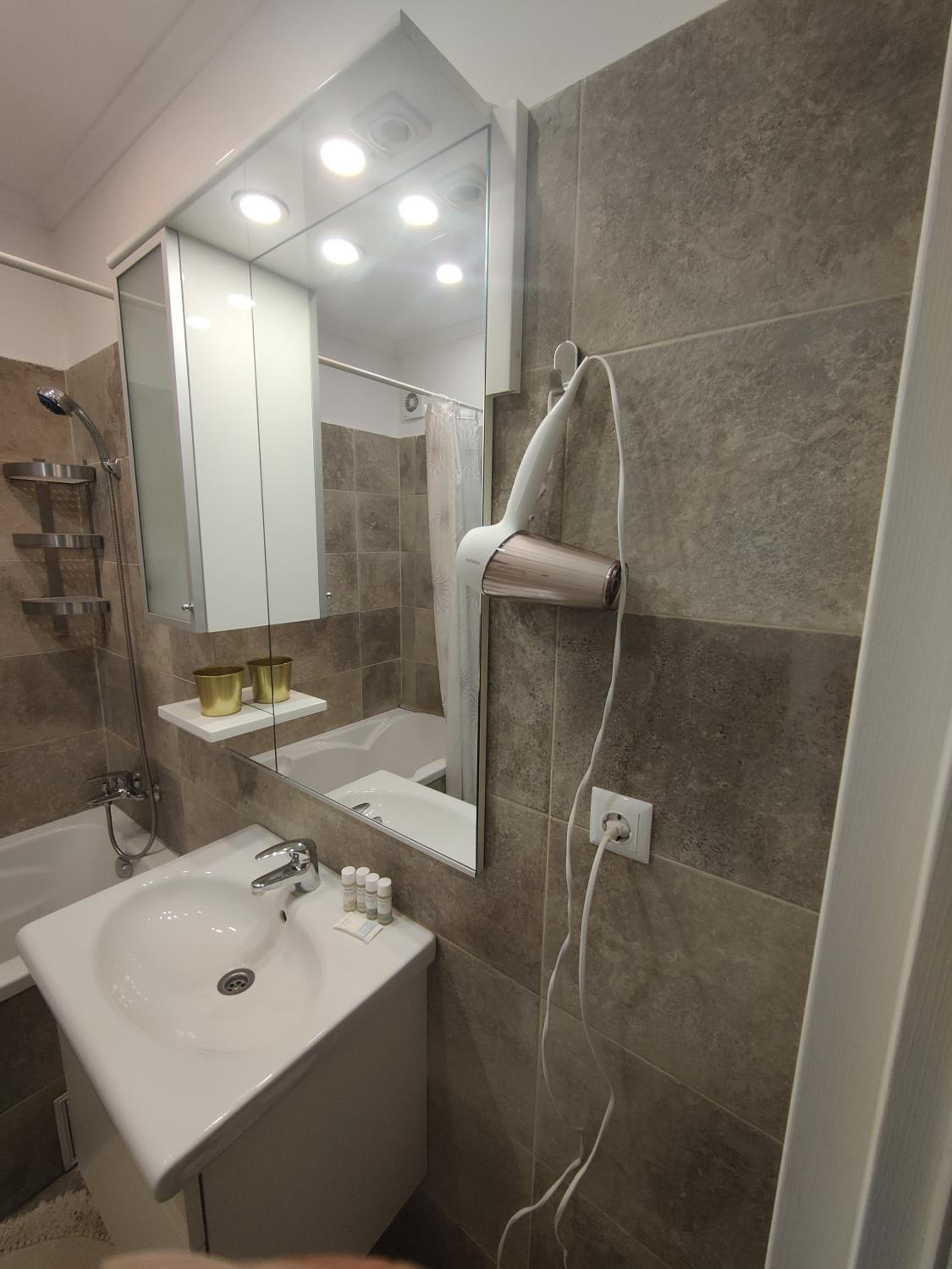 Robik Studio Militari Residence
