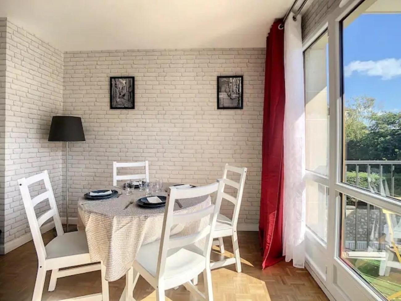Appartement chic proche de Paris, parking inclus