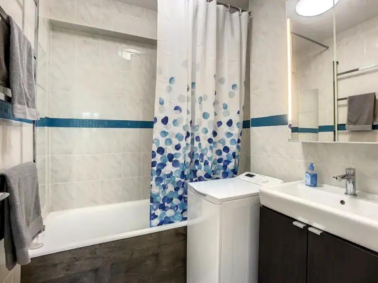 Appartement chic proche de Paris, parking inclus