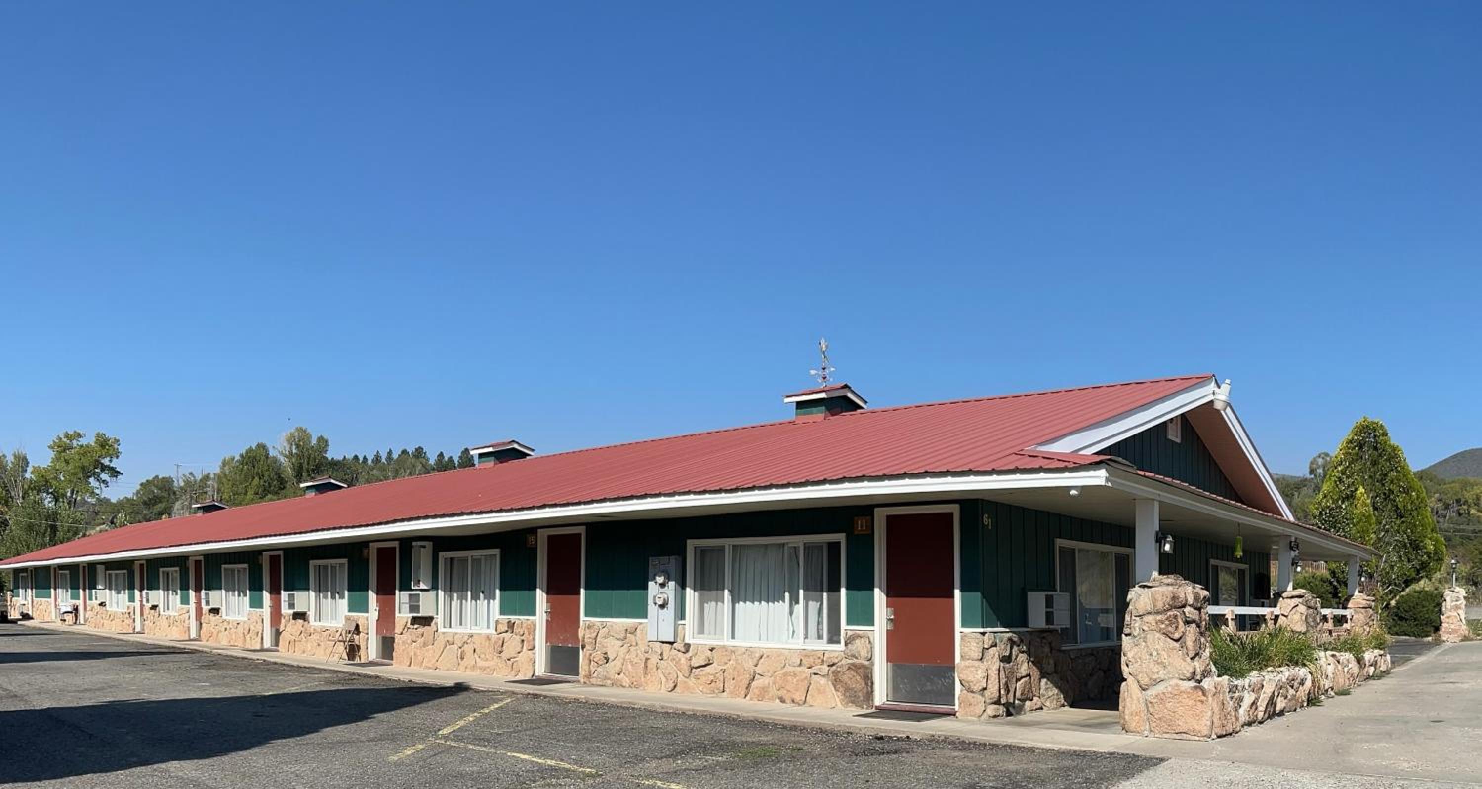 Redwood Arms Motel view 3