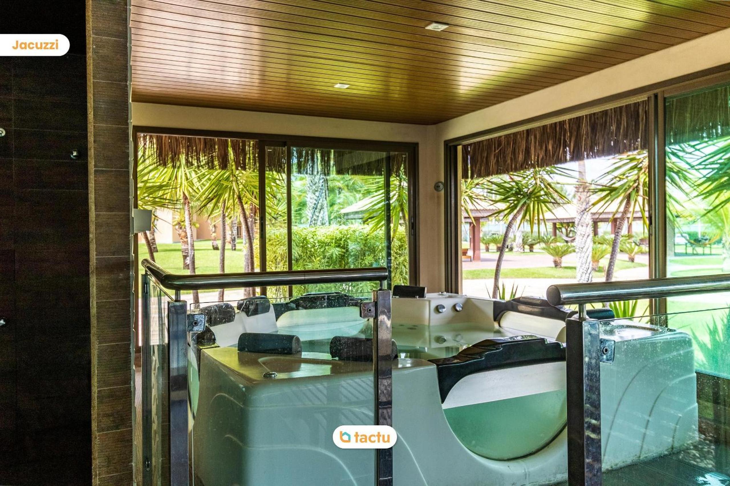 Sea view bungalow at VG Sun Cumbuco by Tactu