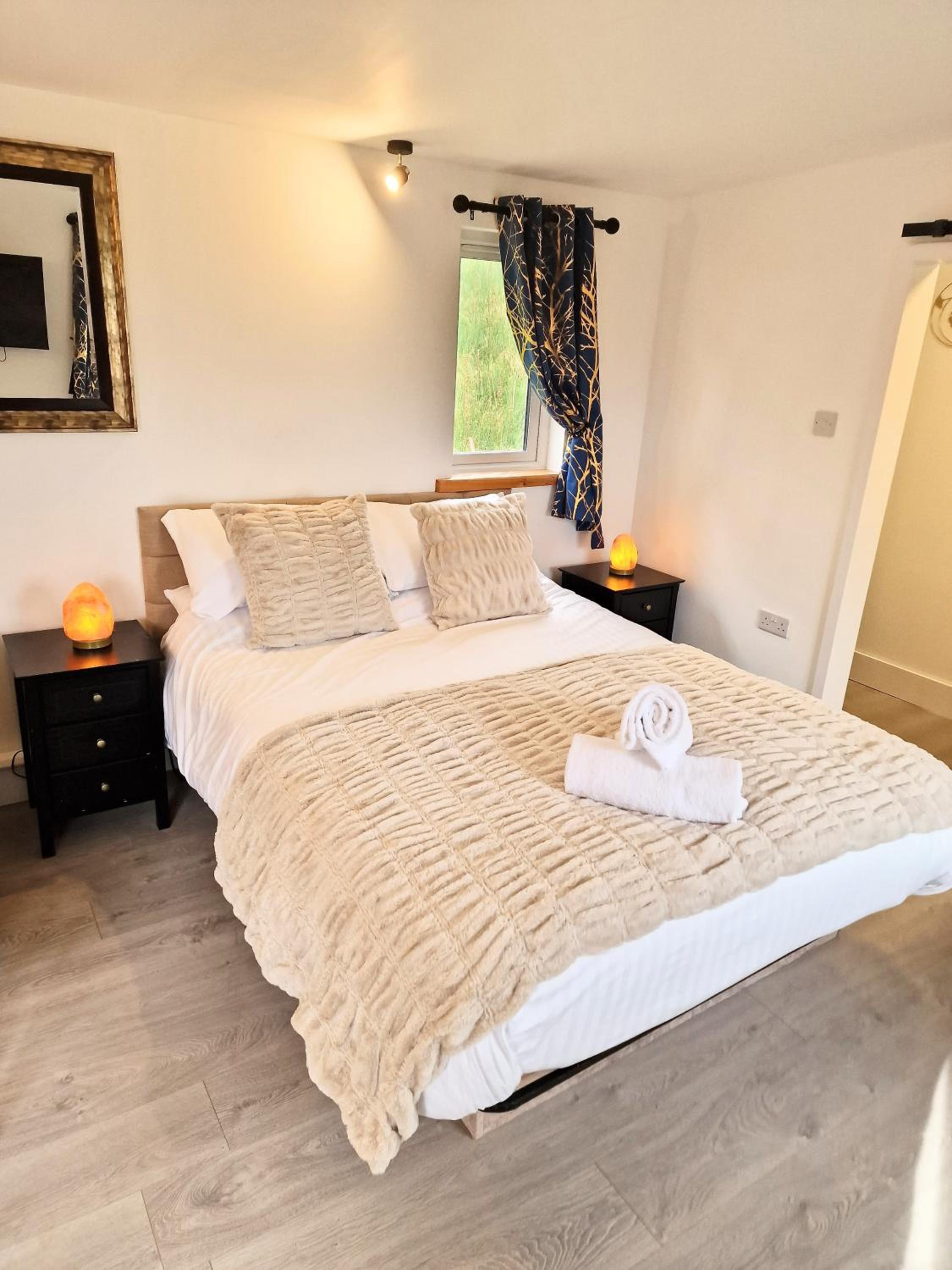 Kaoglen Lodge - Fawn Pod - Hot Tub - Dogs - Pitlochry - Luxury