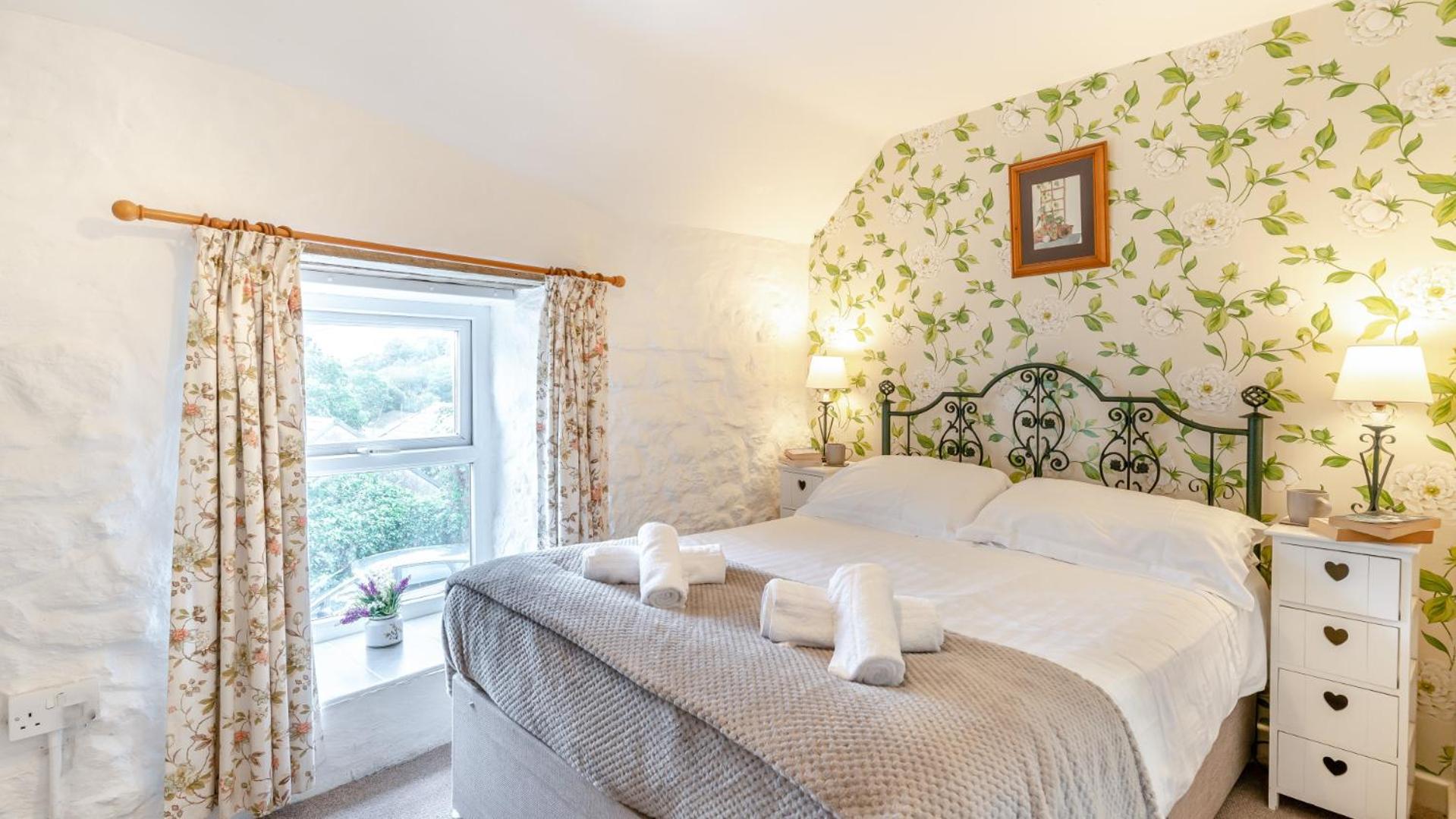 2 Bed in Swansea oc-hh403