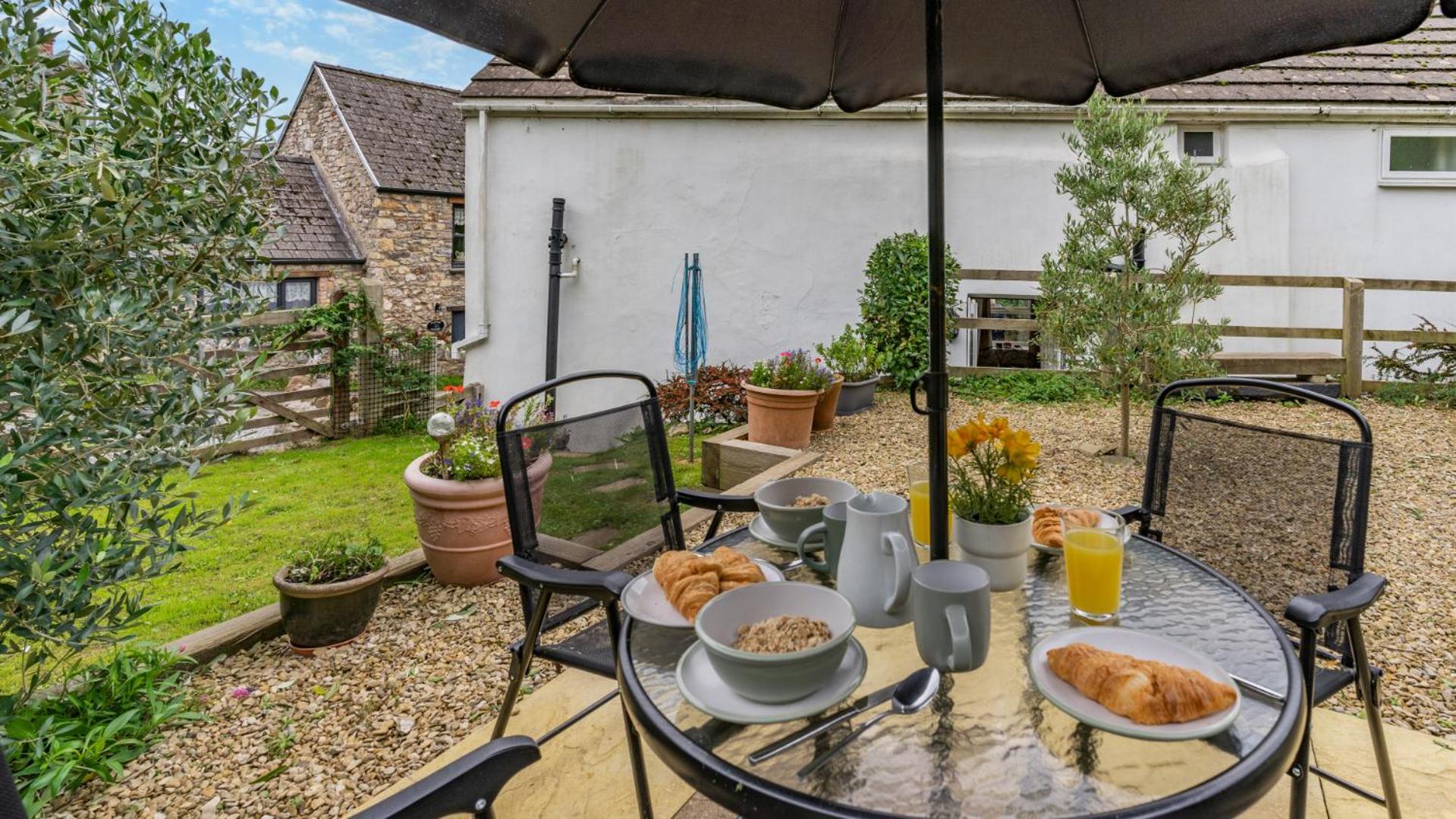 2 Bed in Swansea oc-hh403