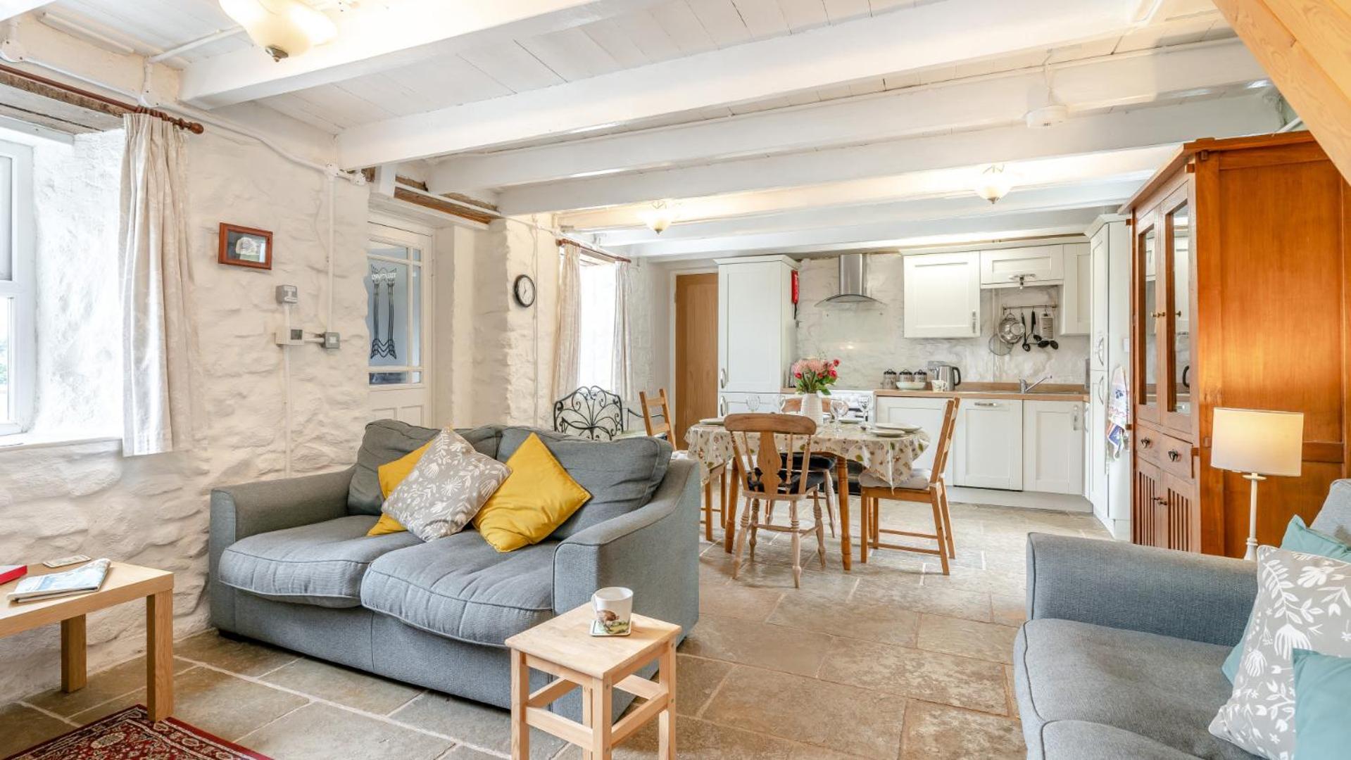 2 Bed in Swansea oc-hh403