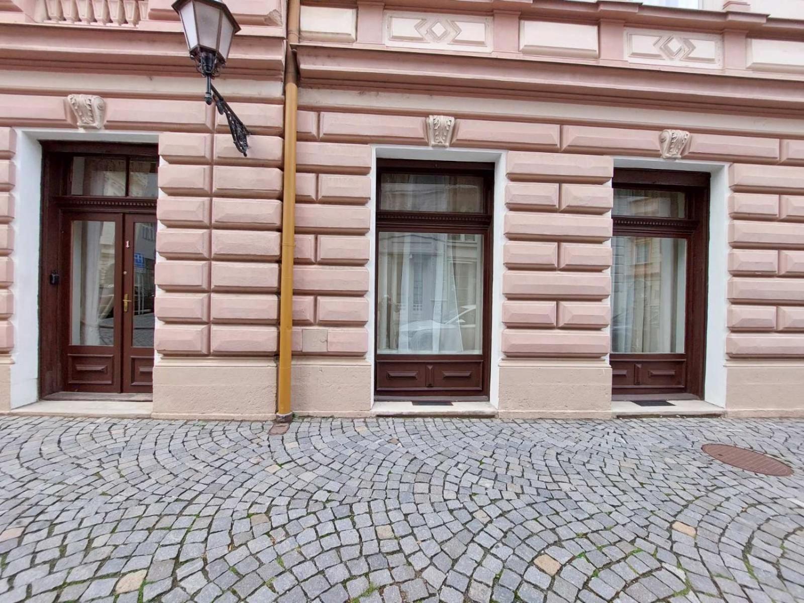 Exkluzivní apartmán v přízemí v Hradci Králové
