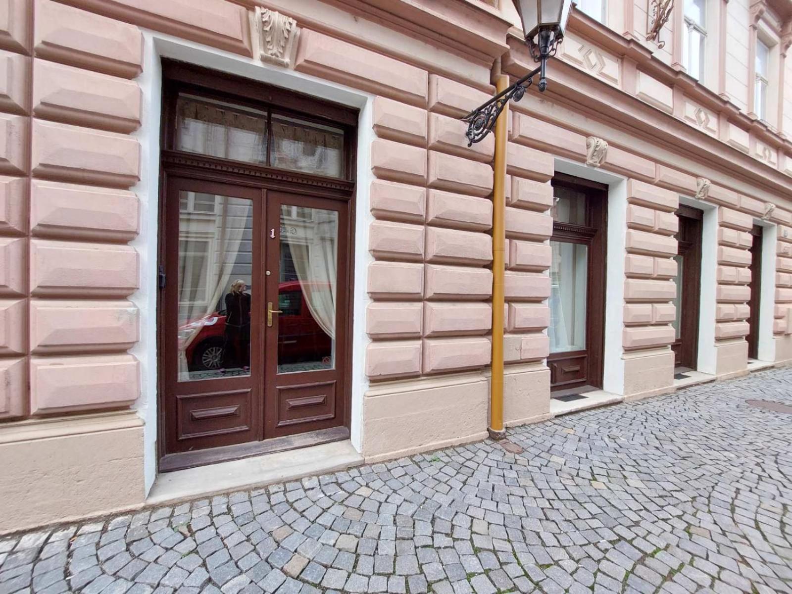 Exkluzivní apartmán v přízemí v Hradci Králové