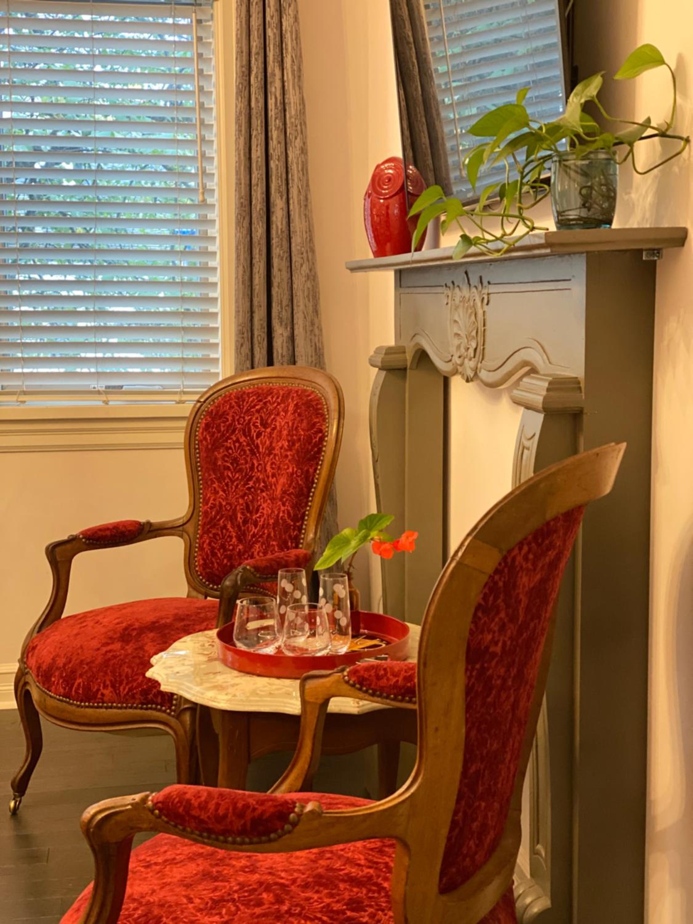 Downtown Luxury Victorian Retreat - Image 3
