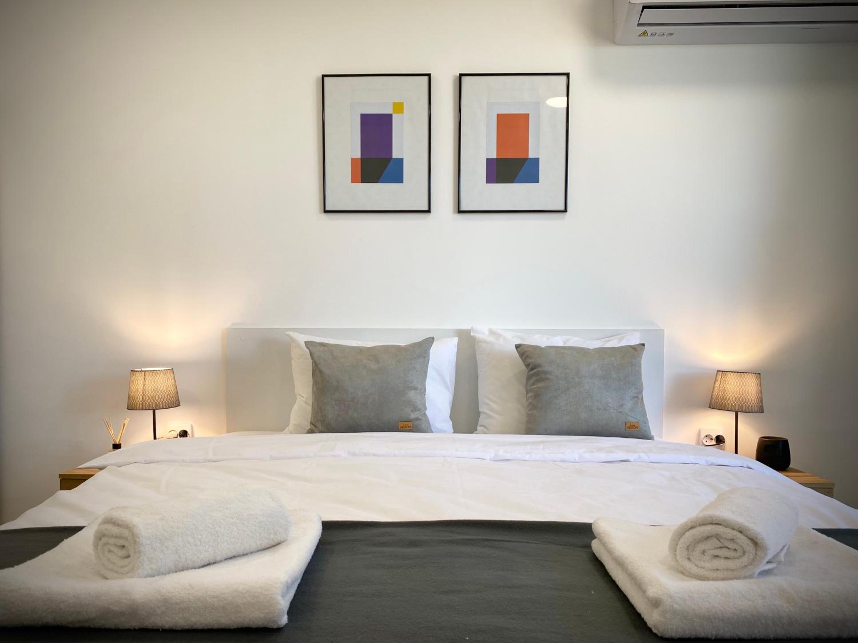 Hello Studios Budget Stays Free Parking & Wifi
